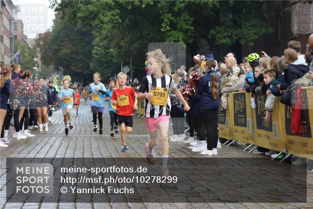 13.09.2026 - Kiel Lauf Yannick Fuchs http://msf.ph/oto/10278299 13.09.2026 08:51:17 Ziel 909, 1238, 1724, 3683, 4159, 4741, 5010, 5211, 7033, 10463, 10970, 11688, 496, 497, 1724, 2125, 2343, 3106, 5792, 5959, 9612, 10957, 10970, 10987, 444, 1243, 5439, 5793, 5906, 5976, 6699, 8206, 8657, 8883, 9379, 9929, 2125, 2443, 3106, 5792 meine-sportfotos.de