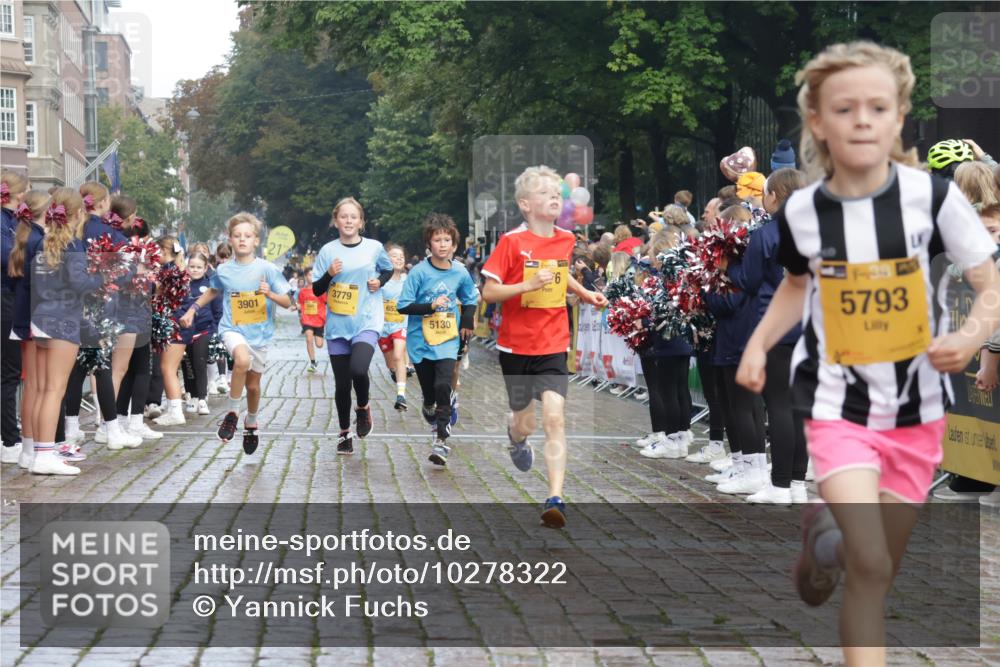 13.09.2026 - Kiel Lauf Yannick Fuchs http://msf.ph/oto/10278322 13.09.2026 08:51:18 Ziel 909, 1238, 3683, 4159, 4741, 5010, 5211, 7033, 10463, 11688, 496, 497, 1724, 2125, 2343, 3106, 5959, 9612, 10957, 10970, 10987, 444, 1243, 3901, 5130, 5439, 5793, 5906, 5976, 6699, 8206, 8657, 8883, 9379, 9929, 497, 2125, 2443, 3106, 5792, 9612 meine-sportfotos.de