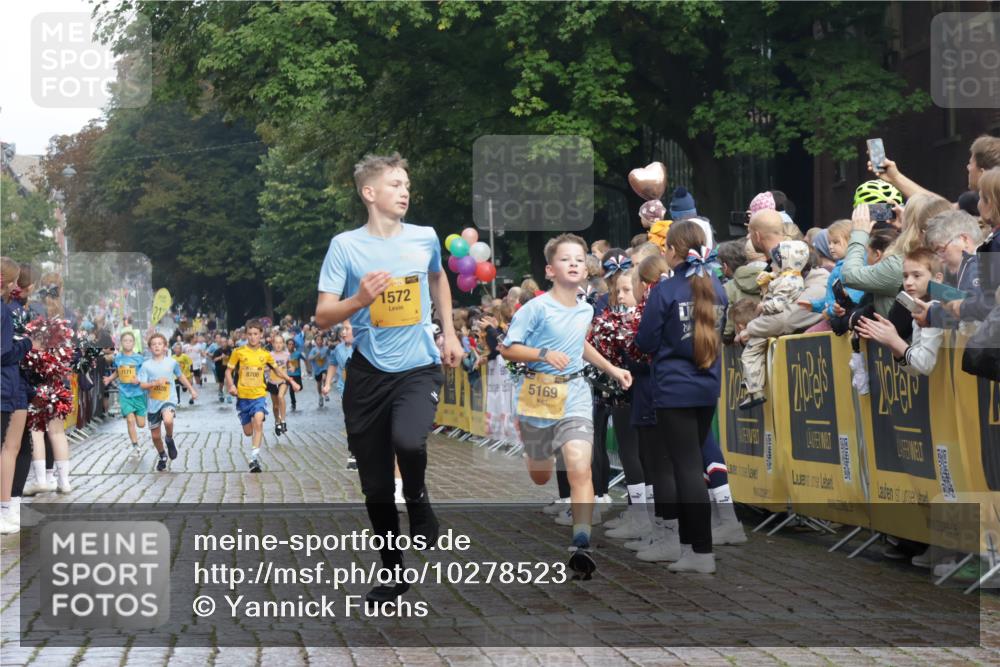 13.09.2026 - Kiel Lauf Yannick Fuchs http://msf.ph/oto/10278523 13.09.2026 08:51:28 Ziel 444, 909, 1243, 3683, 4741, 5211, 5439, 5906, 6699, 8206, 8657, 8883, 9379, 9929, 496, 1238, 1724, 2343, 4159, 5010, 7033, 10463, 10957, 10970, 11688, 1210, 1572, 3779, 3901, 5130, 5169, 5580, 5793, 5976, 6532, 7521, 8538, 11448, 12467, 497, 5959, 9612, 10957, 10987 meine-sportfotos.de