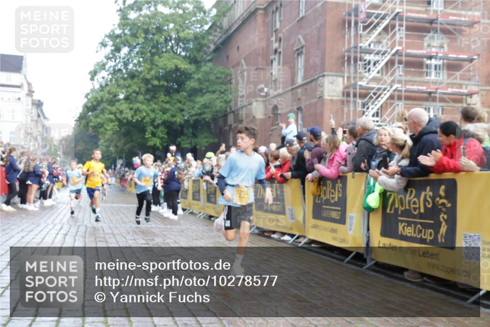 13.09.2026 - Kiel Lauf Yannick Fuchs http://msf.ph/oto/10278577 13.09.2026 08:51:32 Ziel 444, 1243, 5211, 5439, 5793, 5906, 5976, 6699, 8206, 8657, 8883, 9379, 9929, 496, 909, 1238, 1724, 2343, 3683, 4159, 4741, 5010, 5211, 7033, 10463, 10970, 11688, 1210, 1572, 2020, 3779, 3901, 5130, 5169, 5580, 6532, 7521, 8538, 8543, 8700, 11448, 12102, 12467, 496, 2343, 5959, 10957 meine-sportfotos.de