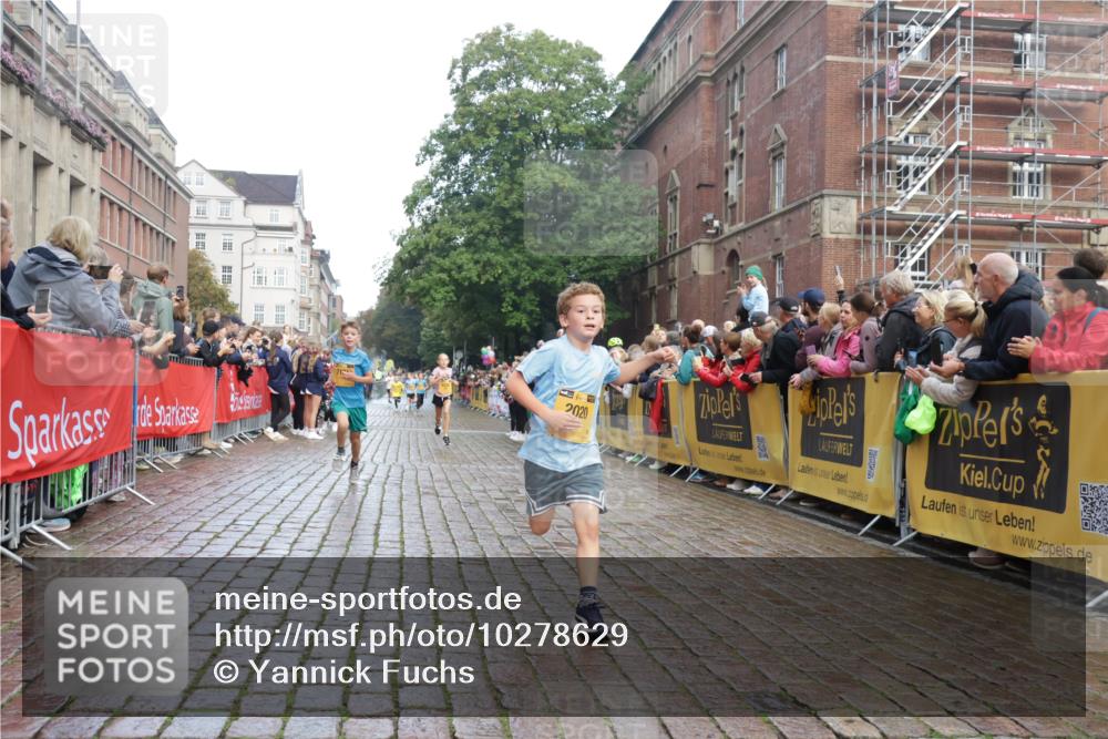 13.09.2026 - Kiel Lauf Yannick Fuchs http://msf.ph/oto/10278629 13.09.2026 08:51:35 Ziel 444, 1243, 3779, 3901, 5130, 5439, 5793, 5906, 5976, 6532, 6699, 7521, 8206, 8538, 8657, 8883, 9379, 9929, 909, 1238, 1724, 3683, 4159, 4741, 5010, 5211, 7033, 8883, 10463, 10970, 11688, 1210, 1572, 2020, 5169, 5580, 6205, 7171, 8543, 8700, 11448, 12102, 12467, 496, 2343, 10957 meine-sportfotos.de