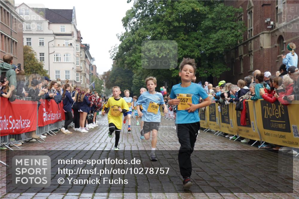 13.09.2026 - Kiel Lauf Yannick Fuchs http://msf.ph/oto/10278757 13.09.2026 08:51:43 Ziel 1210, 1243, 1572, 3779, 3901, 5130, 5169, 5580, 5793, 5976, 6532, 7521, 8538, 11448, 12467, 444, 909, 1238, 1243, 3683, 4159, 4741, 5010, 5211, 5439, 5906, 6699, 7033, 8206, 8657, 8883, 9379, 9929, 10463, 11688, 2020, 3392, 3538, 3557, 5810, 6205, 6372, 7171, 8543, 8700, 12102, 1724, 10970, 11688 meine-sportfotos.de