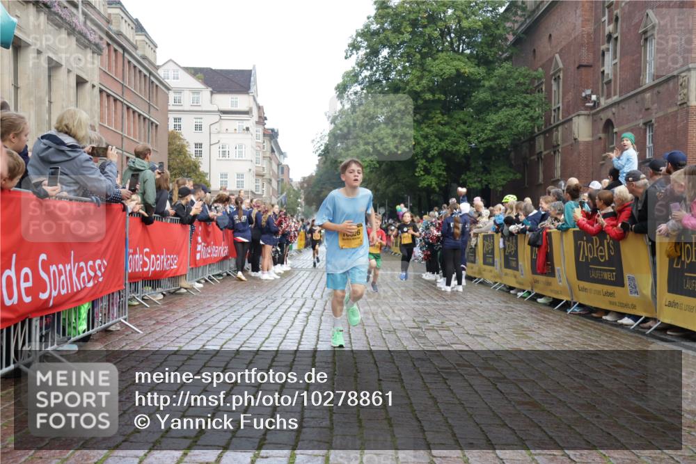 13.09.2026 - Kiel Lauf Yannick Fuchs http://msf.ph/oto/10278861 13.09.2026 08:51:48 Ziel 1210, 1572, 2020, 3779, 3901, 5130, 5169, 5580, 6532, 7171, 7521, 8538, 8543, 8700, 11448, 12102, 12467, 444, 909, 1238, 1243, 3683, 3901, 4159, 4741, 5010, 5130, 5211, 5439, 5793, 5906, 5976, 6699, 7033, 8206, 8657, 8883, 9379, 9929, 2015, 3392, 3538, 3557, 5810, 6205, 6372, 8477, 8736, 10826, 11608, 1238, 1724, 4159, 5010, 7033, 10463, 10970, 11688 meine-sportfotos.de