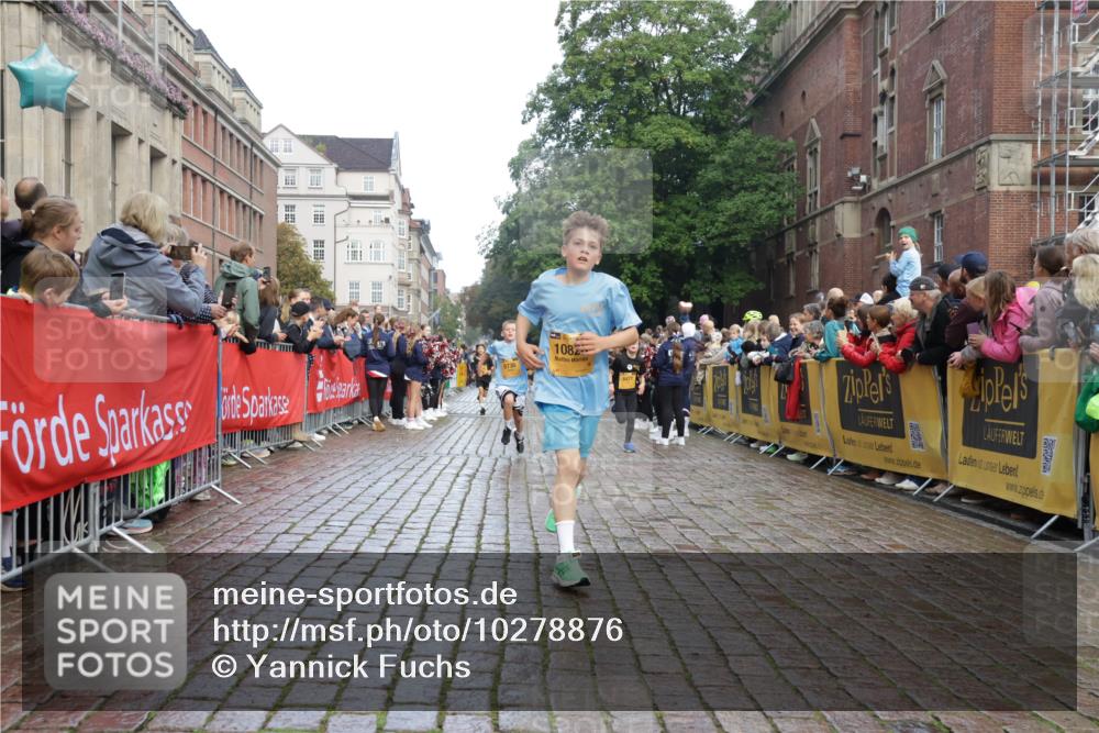 13.09.2026 - Kiel Lauf Yannick Fuchs http://msf.ph/oto/10278876 13.09.2026 08:51:49 Ziel 1210, 1572, 2020, 3779, 5169, 5580, 6532, 7171, 7521, 8538, 8543, 8700, 11448, 12102, 12467, 444, 909, 1243, 3683, 3779, 3901, 4159, 4741, 5010, 5130, 5211, 5439, 5793, 5906, 5976, 6699, 7033, 8206, 8538, 8657, 8883, 9379, 9929, 2015, 3392, 3538, 3557, 5810, 6205, 6372, 8477, 8736, 10826, 11608, 1238, 1724, 4159, 5010, 7033, 10463, 10970, 11688 meine-sportfotos.de
