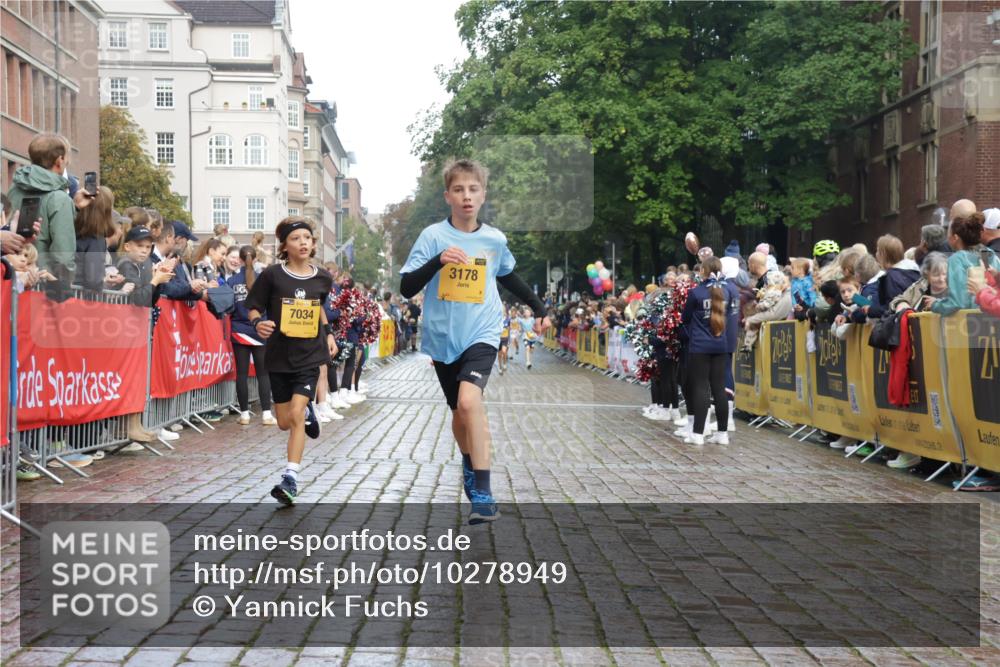 13.09.2026 - Kiel Lauf Yannick Fuchs http://msf.ph/oto/10278949 13.09.2026 08:51:52 Ziel 1210, 1572, 2020, 5169, 5580, 6205, 7171, 8543, 8700, 11448, 12102, 12467, 444, 909, 1243, 3683, 3779, 3901, 4741, 5130, 5211, 5439, 5793, 5906, 5976, 6532, 6699, 7521, 8206, 8538, 8657, 8883, 9379, 9929, 12467, 2015, 3178, 3392, 3538, 3557, 5810, 6372, 7034, 8477, 8736, 10826, 11608, 909, 1238, 3683, 4159, 5010, 7033, 10463, 11688 meine-sportfotos.de