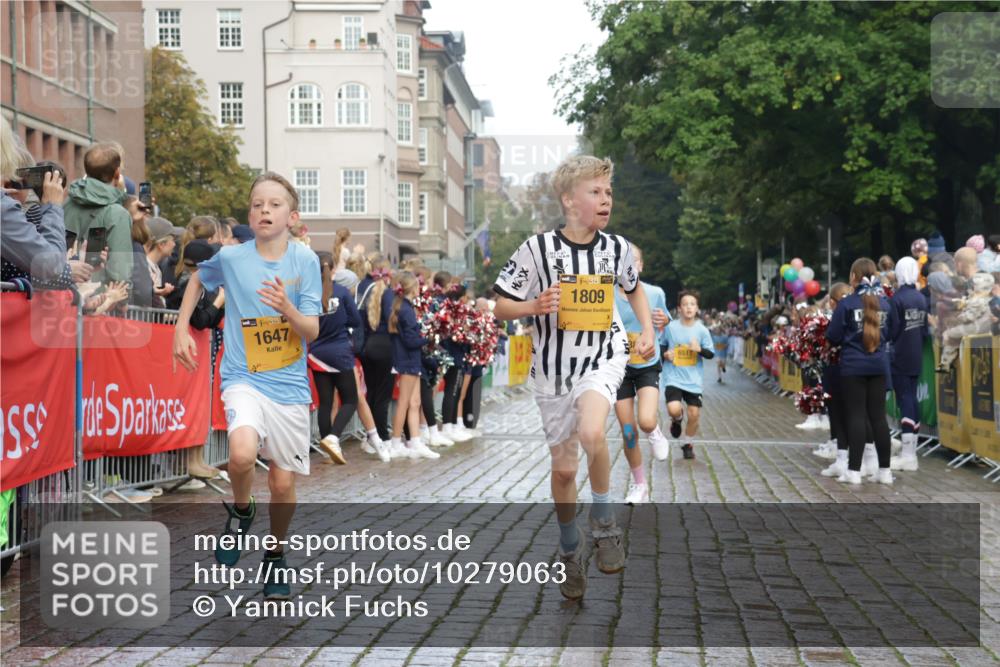13.09.2026 - Kiel Lauf Yannick Fuchs http://msf.ph/oto/10279063 13.09.2026 08:52:03 Ziel 2015, 3392, 3538, 3557, 5810, 6205, 6372, 7171, 8477, 8736, 10826, 11608, 1210, 1243, 1572, 2020, 3779, 3901, 5130, 5169, 5580, 5793, 5906, 5976, 6532, 6699, 7171, 7521, 8206, 8538, 8543, 8657, 8700, 9379, 11448, 12102, 12467, 1647, 1809, 3178, 3871, 6937, 7034, 9381, 10102, 11752, 444, 4741, 5211, 5439, 5906, 6699, 8206, 8657, 8883, 9379, 9929 meine-sportfotos.de