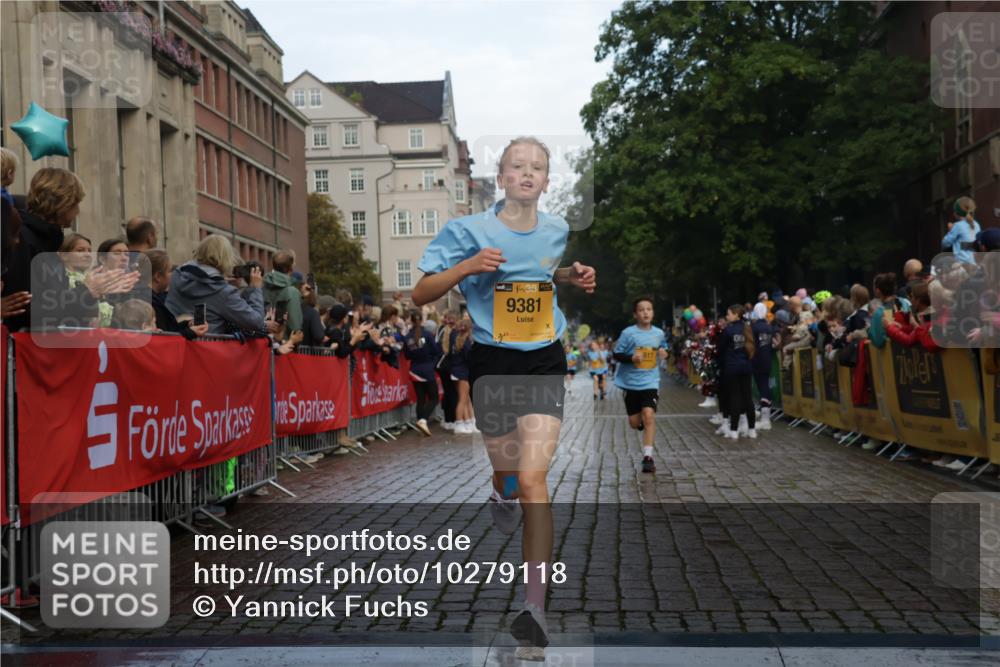 13.09.2026 - Kiel Lauf Yannick Fuchs http://msf.ph/oto/10279118 13.09.2026 08:52:05 Ziel 2015, 3178, 3392, 3538, 3557, 5810, 6205, 6372, 8477, 8736, 10826, 11608, 1210, 1243, 1572, 2020, 3779, 3901, 5130, 5169, 5580, 5793, 5906, 5976, 6205, 6532, 7171, 7521, 8206, 8538, 8543, 8700, 11448, 12102, 12467, 1647, 1809, 3871, 6517, 6937, 7034, 9381, 10102, 11752, 444, 1243, 5439, 5906, 6699, 8206, 8657, 8883, 9379, 9929 meine-sportfotos.de
