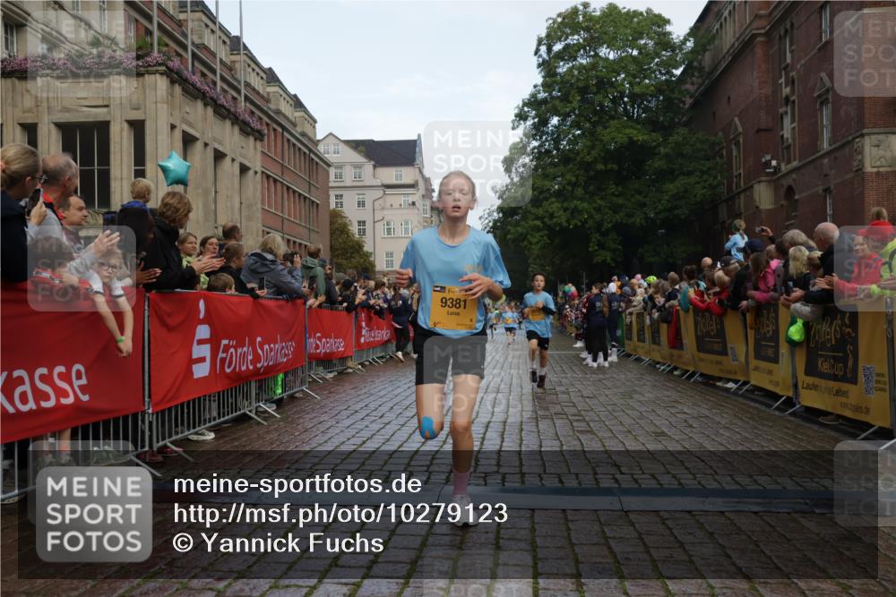 13.09.2026 - Kiel Lauf Yannick Fuchs http://msf.ph/oto/10279123 13.09.2026 08:52:05 Ziel 2015, 3178, 3392, 3538, 3557, 5810, 6205, 6372, 8477, 8736, 10826, 11608, 1210, 1243, 1572, 2020, 3779, 3901, 5130, 5169, 5580, 5793, 5906, 5976, 6205, 6532, 7171, 7521, 8206, 8538, 8543, 8700, 11448, 12102, 12467, 1647, 1809, 3871, 6517, 6937, 7034, 9381, 10102, 11752, 444, 1243, 5439, 5906, 6699, 8206, 8657, 8883, 9379, 9929 meine-sportfotos.de