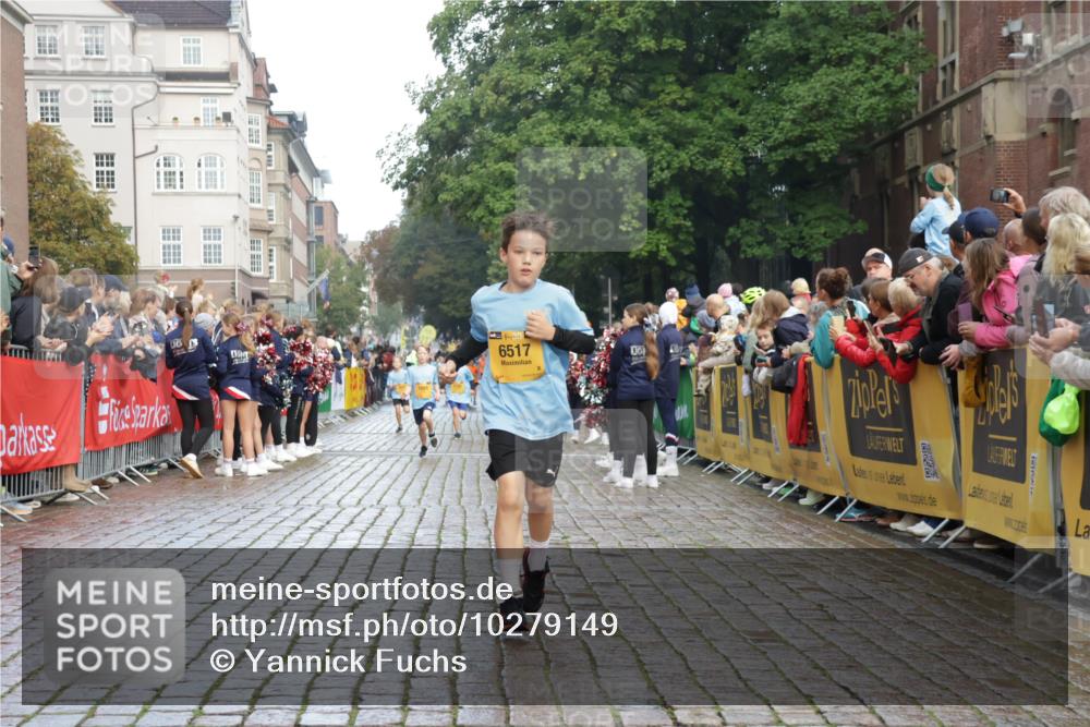 13.09.2026 - Kiel Lauf Yannick Fuchs http://msf.ph/oto/10279149 13.09.2026 08:52:07 Ziel 2015, 3178, 3392, 3538, 3557, 5810, 6372, 7034, 8477, 8736, 10826, 11608, 1210, 1243, 1572, 2020, 3779, 3901, 5130, 5169, 5580, 5793, 5976, 6205, 6532, 7171, 7521, 8538, 8543, 8700, 11448, 12102, 12467, 1647, 1809, 3871, 6517, 6937, 9381, 10102, 11752, 444, 1243, 5439, 5793, 5906, 6699, 8206, 8657, 8883, 9379, 9929 meine-sportfotos.de