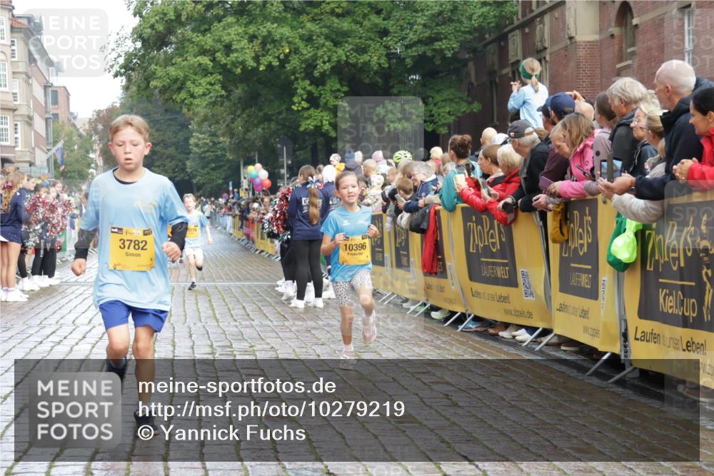 13.09.2026 - Kiel Lauf Yannick Fuchs http://msf.ph/oto/10279219 13.09.2026 08:52:13 Ziel 2015, 3178, 3871, 6372, 6937, 7034, 8477, 8736, 10102, 10826, 11608, 11752, 1210, 1572, 2020, 3392, 3538, 3557, 3779, 3901, 5130, 5169, 5580, 5810, 6205, 6372, 6532, 7171, 7521, 8538, 8543, 8700, 11448, 12102, 12467, 1647, 1809, 3782, 5075, 6517, 7881, 9381, 10396, 1243, 3779, 3901, 5130, 5793, 5976, 6532, 7521, 8206, 8538 meine-sportfotos.de
