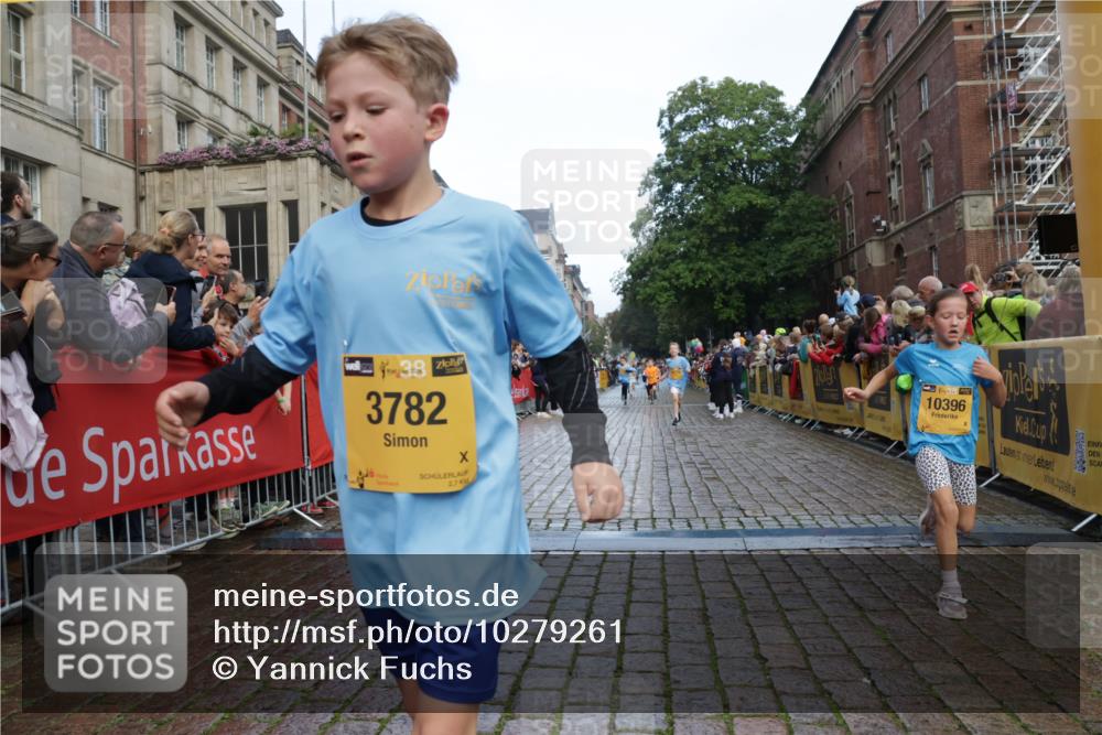13.09.2026 - Kiel Lauf Yannick Fuchs http://msf.ph/oto/10279261 13.09.2026 08:52:15 Ziel 2015, 3178, 3871, 6937, 7034, 8477, 8736, 10102, 10826, 11752, 1210, 1572, 2020, 3392, 3538, 3557, 5169, 5580, 5810, 6205, 6372, 6532, 7171, 7521, 8543, 8700, 11448, 11608, 12102, 12467, 1647, 1809, 3782, 5075, 6517, 7881, 9381, 10396, 10779, 1243, 3779, 3901, 5130, 5793, 5976, 6532, 7521, 8538, 11448, 12467 meine-sportfotos.de