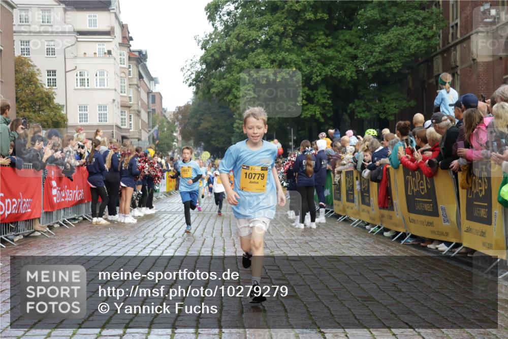 13.09.2026 - Kiel Lauf Yannick Fuchs http://msf.ph/oto/10279279 13.09.2026 08:52:18 Ziel 1647, 1809, 3178, 3871, 6937, 7034, 8477, 9381, 10102, 11752, 1210, 1572, 2015, 2020, 3392, 3538, 3557, 5169, 5580, 5810, 6205, 6372, 7171, 8477, 8543, 8700, 8736, 10826, 11448, 11608, 12102, 2613, 3782, 5075, 6517, 7881, 10396, 10779, 12460, 1210, 3779, 3901, 5130, 5580, 5976, 6532, 7521, 8538, 11448, 12467 meine-sportfotos.de