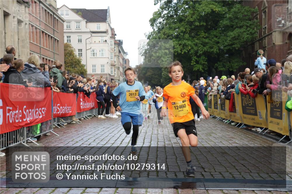 13.09.2026 - Kiel Lauf Yannick Fuchs http://msf.ph/oto/10279314 13.09.2026 08:52:20 Ziel 1647, 1809, 3178, 3871, 6517, 6937, 7034, 9381, 10102, 11752, 1210, 1572, 2015, 2020, 3178, 3392, 3538, 3557, 5169, 5810, 6205, 6372, 7171, 8477, 8543, 8700, 8736, 10826, 11608, 12102, 1799, 2613, 3782, 5075, 7881, 7894, 10396, 10779, 12460, 1210, 1572, 3779, 3901, 5130, 5169, 5580, 6532, 7521, 8538, 11448, 12467 meine-sportfotos.de