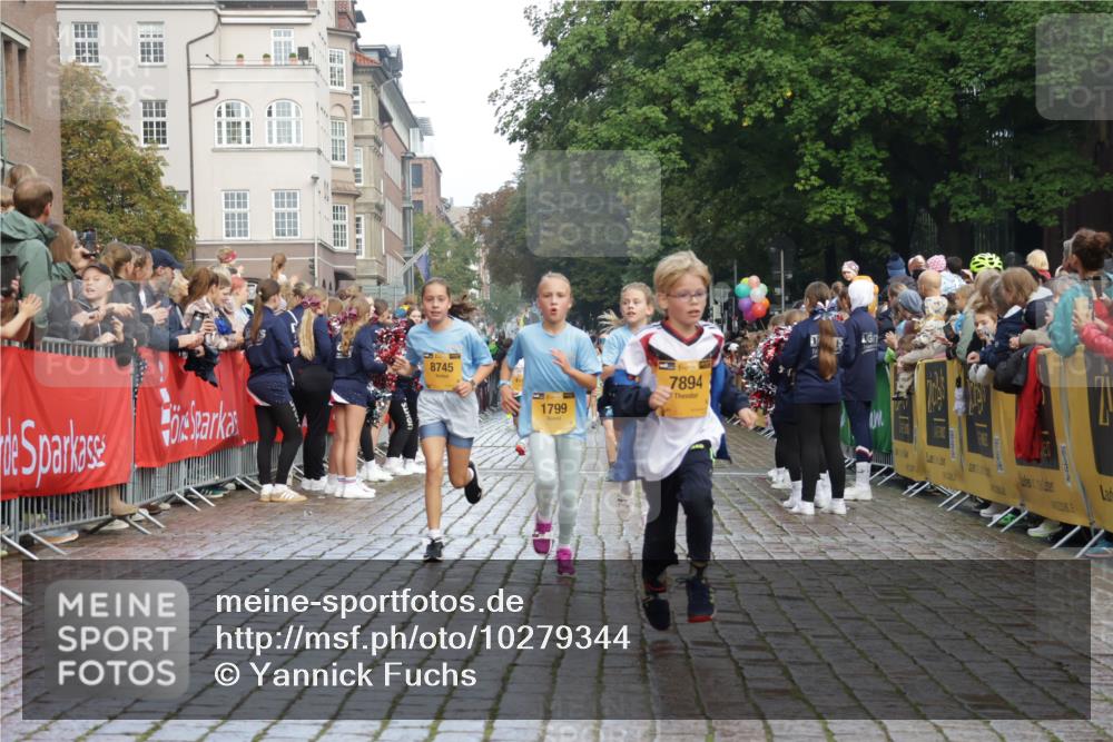 13.09.2026 - Kiel Lauf Yannick Fuchs http://msf.ph/oto/10279344 13.09.2026 08:52:22 Ziel 1647, 1809, 3871, 6517, 6937, 9381, 10102, 11752, 1572, 2015, 2020, 3178, 3392, 3538, 3557, 5169, 5810, 6205, 6372, 7034, 7171, 8477, 8543, 8700, 8736, 10826, 11608, 12102, 1799, 2613, 3782, 5075, 5121, 7881, 7894, 8745, 10396, 10779, 12460, 1210, 1572, 5169, 5580, 6532, 7521, 11448, 12102, 12467 meine-sportfotos.de