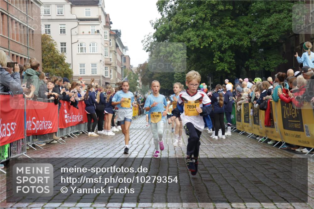 13.09.2026 - Kiel Lauf Yannick Fuchs http://msf.ph/oto/10279354 13.09.2026 08:52:22 Ziel 1647, 1809, 3871, 6517, 6937, 9381, 10102, 11752, 1572, 2015, 2020, 3178, 3392, 3538, 3557, 5169, 5810, 6205, 6372, 7034, 7171, 8477, 8543, 8700, 8736, 10826, 11608, 12102, 1799, 2613, 3782, 5075, 5121, 7881, 7894, 8745, 10396, 10779, 12460, 1210, 1572, 5169, 5580, 6532, 7521, 11448, 12102, 12467 meine-sportfotos.de