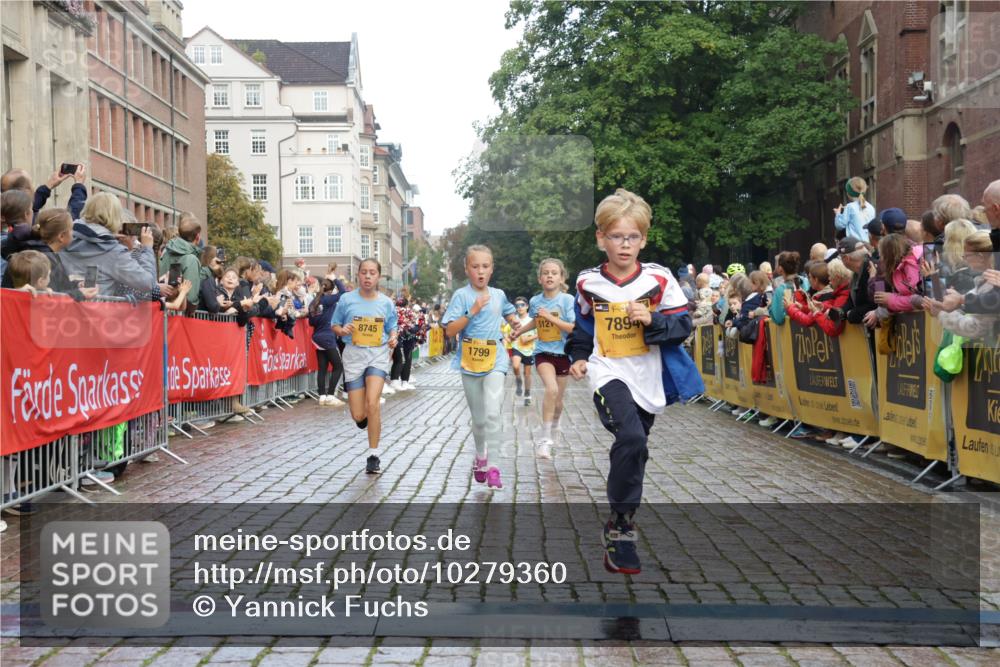 13.09.2026 - Kiel Lauf Yannick Fuchs http://msf.ph/oto/10279360 13.09.2026 08:52:23 Ziel 1647, 1809, 3871, 6517, 6937, 7881, 9381, 10102, 11752, 2015, 2020, 3178, 3392, 3538, 3557, 5810, 6205, 6372, 7034, 7171, 8477, 8543, 8700, 8736, 10826, 11608, 12102, 1799, 2613, 3782, 5075, 5121, 5334, 7894, 8745, 10396, 10779, 12460, 1210, 1572, 5169, 5580, 8543, 8700, 11448, 12102, 12467 meine-sportfotos.de