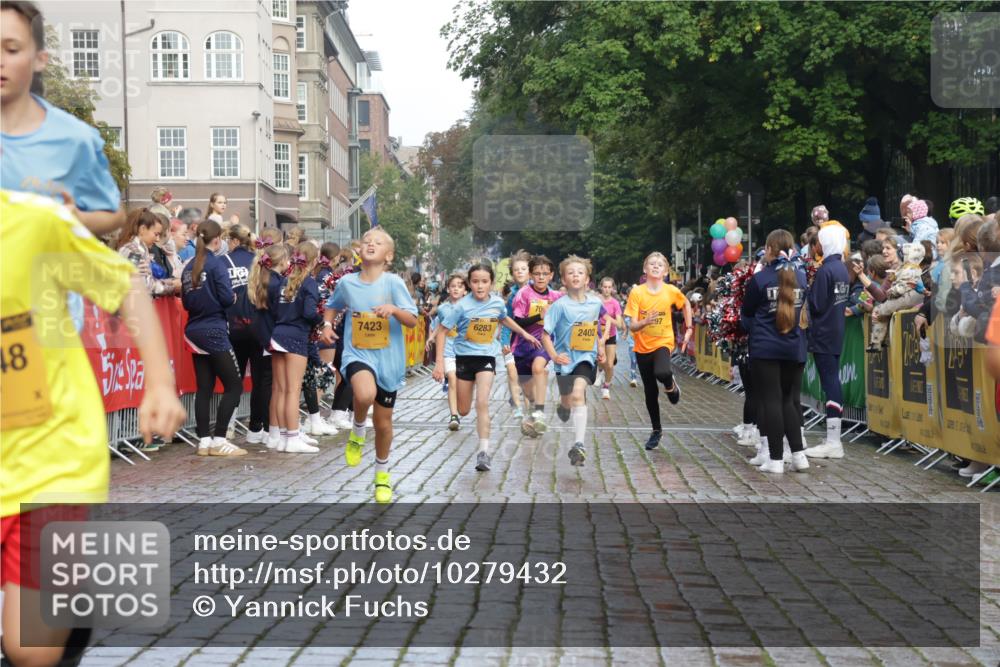 13.09.2026 - Kiel Lauf Yannick Fuchs http://msf.ph/oto/10279432 13.09.2026 08:52:30 Ziel 1647, 1809, 3782, 5075, 6517, 7881, 9381, 10396, 10779, 2015, 3178, 3392, 3538, 3557, 3871, 5810, 6205, 6372, 6937, 7034, 8477, 8736, 10102, 10826, 11608, 11752, 1799, 2402, 2609, 2613, 4158, 4668, 5121, 5334, 5405, 6283, 7025, 7423, 7894, 8745, 10414, 11248, 12397, 12454, 12460, 2020, 6205, 7171, 8543, 8700, 12102 meine-sportfotos.de