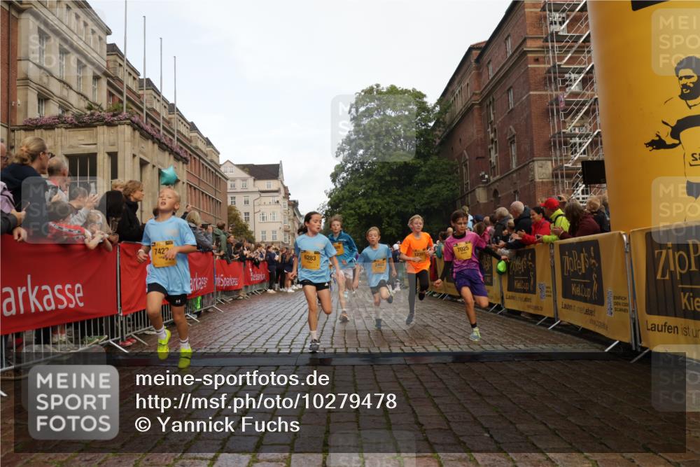 13.09.2026 - Kiel Lauf Yannick Fuchs http://msf.ph/oto/10279478 13.09.2026 08:52:32 Ziel 2613, 3782, 5075, 6517, 7881, 9381, 10396, 10779, 12460, 1647, 1809, 2015, 3178, 3392, 3538, 3557, 3871, 5810, 6372, 6937, 7034, 8477, 8736, 9381, 10102, 10826, 11608, 11752, 1799, 2402, 2609, 4158, 4668, 5121, 5334, 5405, 6210, 6283, 7025, 7423, 7611, 7894, 8745, 10414, 10991, 11248, 12397, 12454, 2020, 3538, 3557, 6205, 7171, 8543, 8700 meine-sportfotos.de