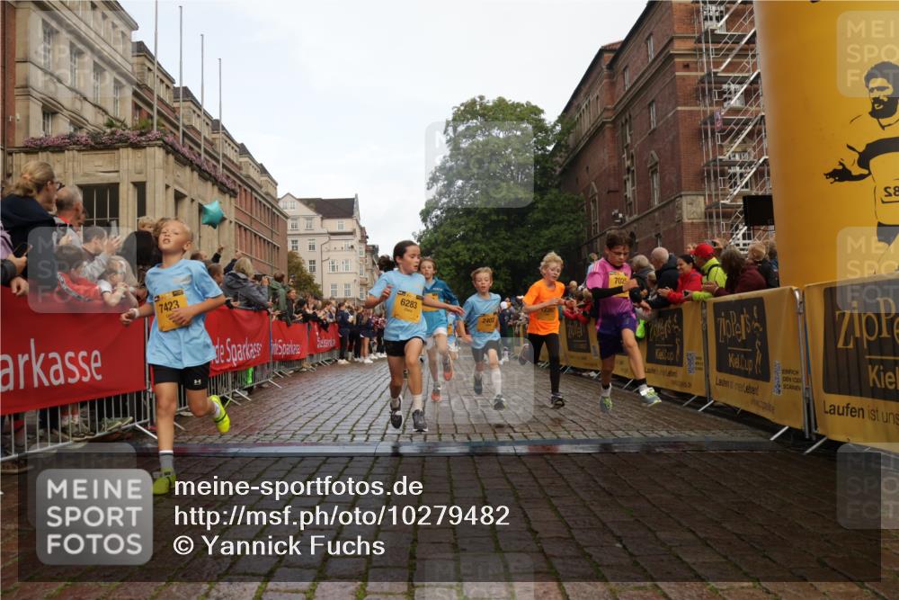 13.09.2026 - Kiel Lauf Yannick Fuchs http://msf.ph/oto/10279482 13.09.2026 08:52:33 Ziel 2613, 3782, 5075, 6517, 7881, 10396, 10779, 12460, 1647, 1809, 2015, 3178, 3392, 3538, 3557, 3871, 5810, 6372, 6937, 7034, 8477, 8736, 9381, 10102, 10826, 11608, 11752, 1799, 2402, 2609, 4158, 4668, 5121, 5147, 5334, 5405, 6210, 6283, 7025, 7423, 7611, 7894, 8745, 10414, 10991, 11248, 12397, 12454, 12488, 2020, 3392, 3538, 3557, 6205, 7171, 8543, 8700 meine-sportfotos.de