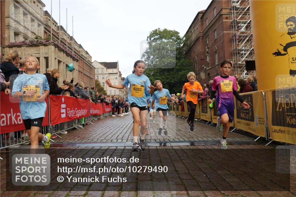 13.09.2026 - Kiel Lauf Yannick Fuchs http://msf.ph/oto/10279490 13.09.2026 08:52:33 Ziel 2613, 3782, 5075, 6517, 7881, 10396, 10779, 12460, 1647, 1809, 2015, 3178, 3392, 3538, 3557, 3871, 5810, 6372, 6937, 7034, 8477, 8736, 9381, 10102, 10826, 11608, 11752, 1799, 2402, 2609, 4158, 4668, 5121, 5147, 5334, 5405, 6210, 6283, 7025, 7423, 7611, 7894, 8745, 10414, 10991, 11248, 12397, 12454, 12488, 2020, 3392, 3538, 3557, 6205, 7171, 8543, 8700 meine-sportfotos.de