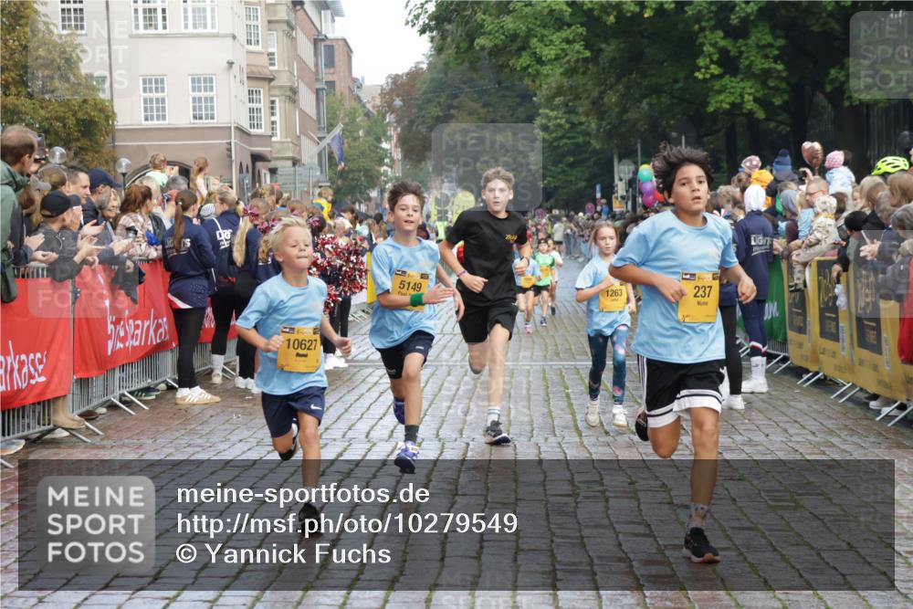 13.09.2026 - Kiel Lauf Yannick Fuchs http://msf.ph/oto/10279549 13.09.2026 08:52:38 Ziel 1799, 2613, 3782, 5075, 5121, 5334, 7881, 7894, 8745, 10396, 10779, 12460, 1647, 1809, 2015, 3178, 3871, 6372, 6517, 6937, 7034, 7881, 8477, 8736, 9381, 10102, 10826, 11608, 11752, 237, 1263, 2402, 2609, 4158, 4668, 5147, 5149, 5405, 6210, 6283, 7025, 7423, 7611, 10024, 10414, 10627, 10991, 11248, 11706, 12397, 12454, 12488, 3392, 3538, 3557, 5810, 6372, 10826, 11608 meine-sportfotos.de