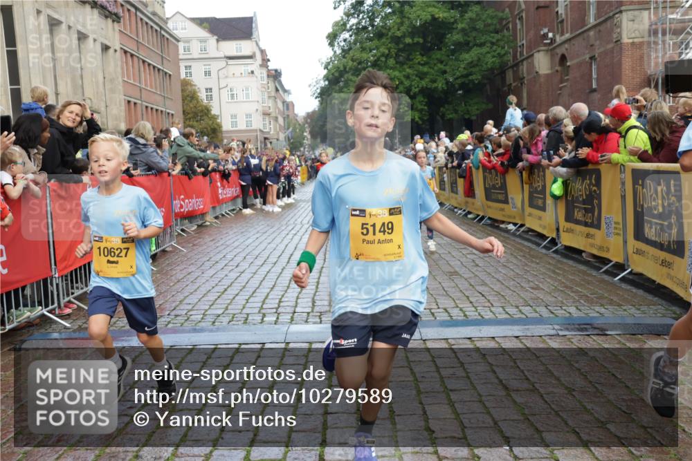 13.09.2026 - Kiel Lauf Yannick Fuchs http://msf.ph/oto/10279589 13.09.2026 08:52:40 Ziel 1799, 2613, 3782, 4158, 4668, 5075, 5121, 5334, 7894, 8745, 10396, 10779, 12460, 1647, 1809, 2015, 3178, 3782, 3871, 6517, 6937, 7034, 7881, 8477, 8736, 9381, 10102, 10826, 11752, 237, 1263, 2402, 2609, 5147, 5149, 5373, 5405, 6210, 6283, 7025, 7423, 7611, 10024, 10414, 10627, 10991, 11248, 11706, 12397, 12454, 12488, 2015, 3392, 3538, 3557, 5810, 6372, 8477, 8736, 10826, 11608 meine-sportfotos.de