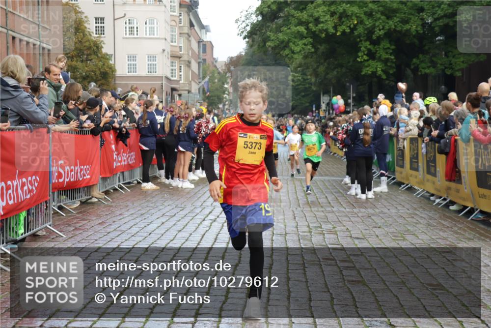 13.09.2026 - Kiel Lauf Yannick Fuchs http://msf.ph/oto/10279612 13.09.2026 08:52:43 Ziel 1799, 2613, 4158, 4668, 5121, 5334, 7894, 8745, 10414, 10779, 11248, 12454, 12460, 1647, 1809, 3178, 3782, 3871, 5075, 6517, 6937, 7034, 7881, 8477, 9381, 10102, 10396, 11752, 237, 1263, 2402, 2609, 5147, 5149, 5373, 5405, 6210, 6283, 6579, 7025, 7085, 7423, 7611, 10024, 10627, 10991, 11706, 12397, 12488, 2015, 3178, 3392, 5810, 6372, 7034, 8477, 8736, 10826, 11608 meine-sportfotos.de
