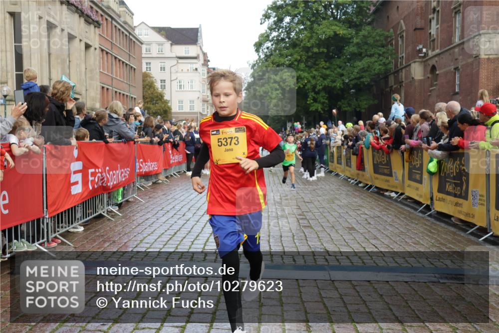 13.09.2026 - Kiel Lauf Yannick Fuchs http://msf.ph/oto/10279623 13.09.2026 08:52:44 Ziel 1799, 2402, 2609, 2613, 4158, 4668, 5121, 5334, 6283, 7025, 7423, 7894, 8745, 10414, 10779, 11248, 12397, 12454, 12460, 1647, 1809, 3178, 3782, 3871, 5075, 6517, 6937, 7034, 7881, 9381, 10102, 10396, 11752, 237, 1263, 5147, 5149, 5373, 5405, 6210, 6579, 7085, 7611, 8018, 8510, 10024, 10627, 10991, 11706, 12488, 2015, 3178, 5810, 6372, 7034, 8477, 8736, 10826, 11608 meine-sportfotos.de