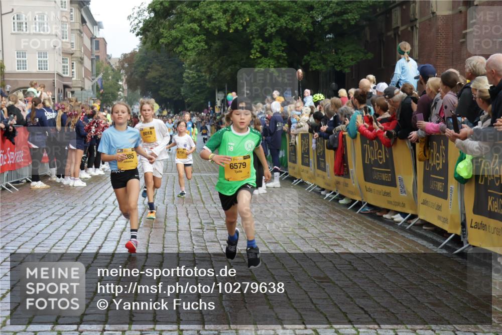 13.09.2026 - Kiel Lauf Yannick Fuchs http://msf.ph/oto/10279638 13.09.2026 08:52:45 Ziel 1799, 2402, 2609, 2613, 4158, 4668, 5121, 5334, 5405, 6283, 7025, 7423, 7894, 8745, 10414, 10779, 11248, 12397, 12454, 12460, 1647, 1809, 3178, 3782, 3871, 5075, 6517, 6937, 7034, 7881, 9381, 10102, 10396, 10779, 11752, 237, 1263, 4756, 5147, 5149, 5373, 6210, 6579, 7085, 7611, 8018, 8510, 10024, 10627, 10991, 11706, 12488, 2015, 3178, 6372, 7034, 8477, 8736, 10826, 11608 meine-sportfotos.de