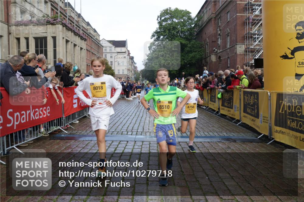 13.09.2026 - Kiel Lauf Yannick Fuchs http://msf.ph/oto/10279718 13.09.2026 08:52:49 Ziel 1799, 2402, 2609, 4158, 4668, 5121, 5147, 5334, 5405, 6210, 6283, 7025, 7423, 7611, 7894, 8745, 10024, 10414, 10991, 11248, 12397, 12454, 12488, 1647, 1809, 2613, 3782, 3871, 5075, 6517, 6937, 7881, 7894, 9381, 10102, 10396, 10779, 11752, 12460, 237, 1263, 4756, 5149, 5342, 5373, 6579, 7085, 8018, 8510, 8601, 10627, 11706, 2015, 3178, 3871, 6937, 7034, 8477, 8736, 10102, 11752 meine-sportfotos.de