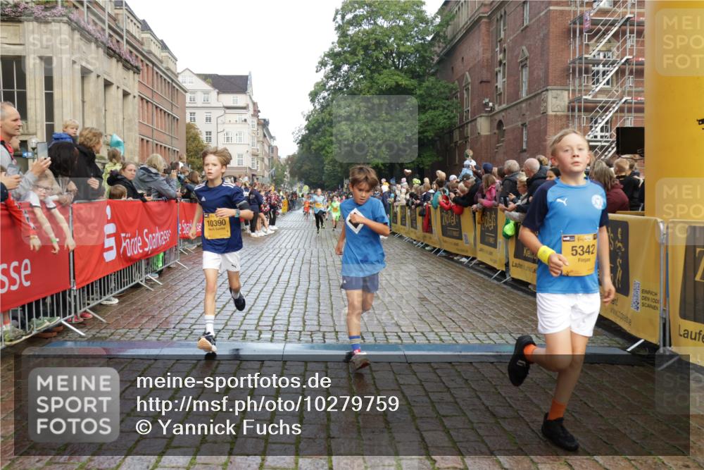 13.09.2026 - Kiel Lauf Yannick Fuchs http://msf.ph/oto/10279759 13.09.2026 08:52:52 Ziel 237, 2402, 2609, 4158, 4668, 5147, 5149, 5334, 5405, 6210, 6283, 7025, 7423, 7611, 10024, 10414, 10627, 10991, 11248, 11706, 12397, 12454, 12488, 1647, 1799, 1809, 2613, 3782, 5075, 5121, 6517, 6937, 7881, 7894, 8745, 9381, 10396, 10779, 11752, 12460, 1263, 4060, 4756, 5342, 5373, 5436, 6579, 7085, 8018, 8510, 8601, 10390, 3178, 3871, 6937, 7034, 10102, 11752 meine-sportfotos.de