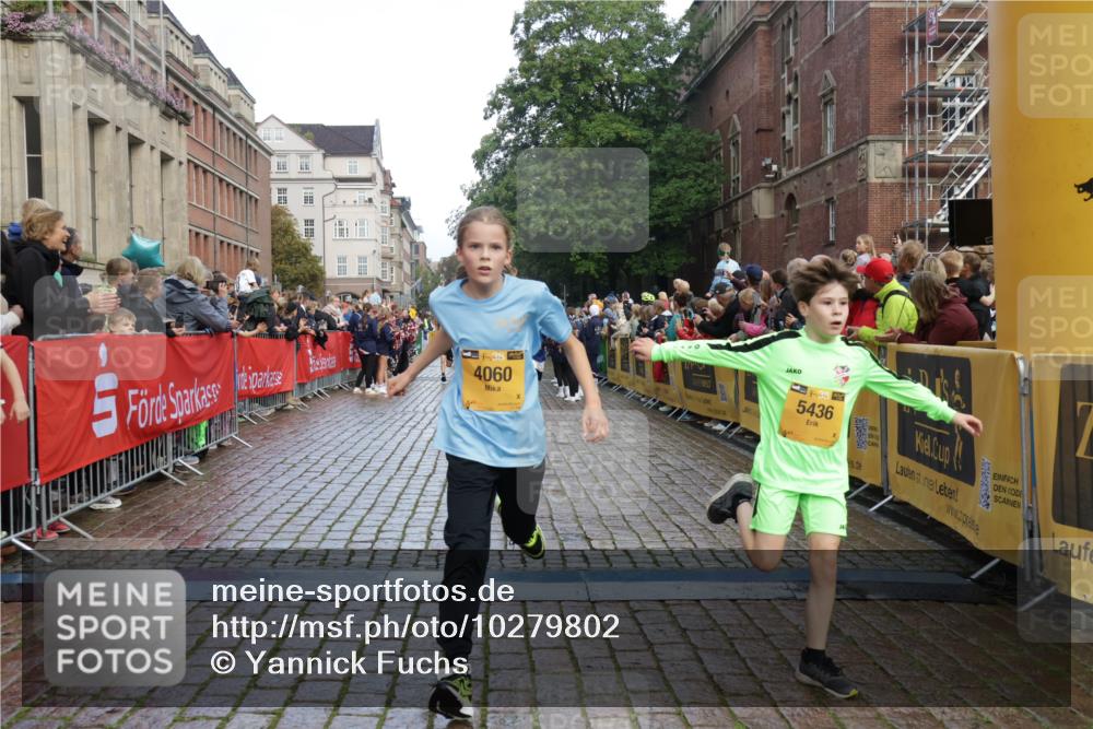 13.09.2026 - Kiel Lauf Yannick Fuchs http://msf.ph/oto/10279802 13.09.2026 08:52:56 Ziel 237, 1263, 2402, 2609, 5147, 5149, 5373, 5405, 6210, 6283, 7025, 7423, 7611, 10024, 10414, 10627, 10991, 11248, 11706, 12397, 12454, 12488, 1647, 1799, 1809, 2613, 3782, 4158, 4668, 5075, 5121, 5334, 6517, 7881, 7894, 8745, 9381, 10396, 10414, 10779, 12460, 2985, 3316, 4060, 4756, 5342, 5436, 6103, 6579, 7085, 8018, 8510, 8601, 8819, 10390, 1647, 1809, 3871, 6517, 6937, 9381, 10102, 11752 meine-sportfotos.de