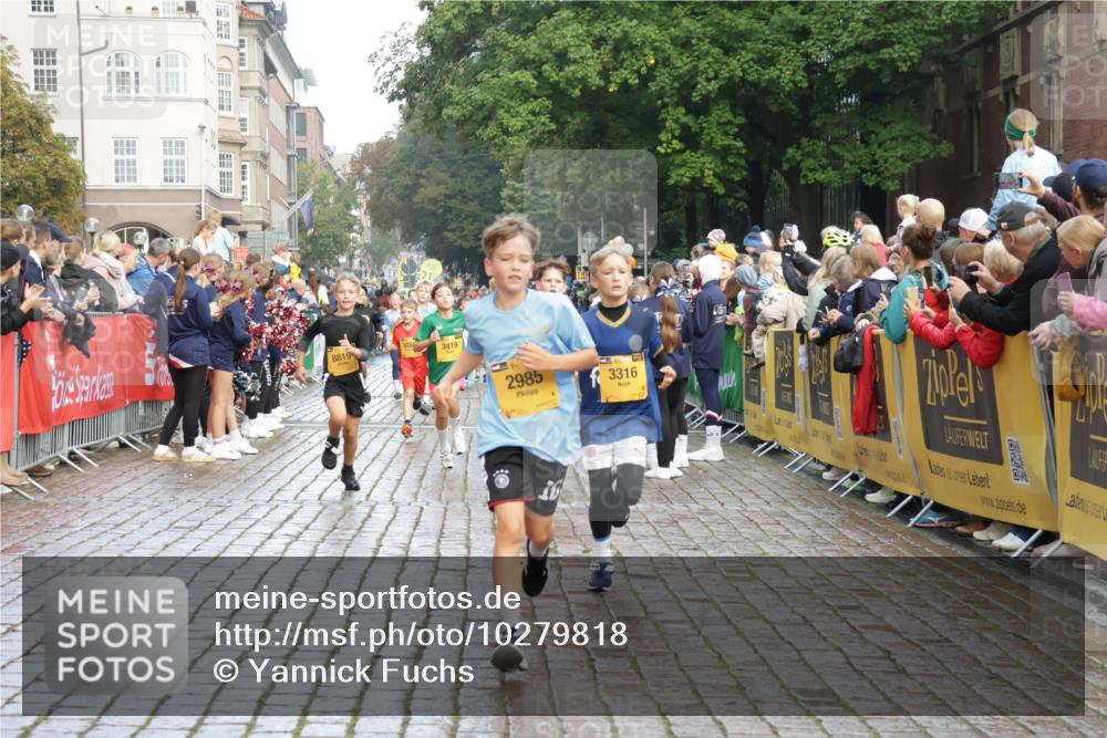 13.09.2026 - Kiel Lauf Yannick Fuchs http://msf.ph/oto/10279818 13.09.2026 08:52:58 Ziel 237, 1263, 2402, 2609, 5147, 5149, 5373, 5405, 6210, 6283, 6579, 7025, 7085, 7423, 7611, 10024, 10627, 10991, 11706, 12397, 12488, 1799, 2613, 3782, 4158, 4668, 5075, 5121, 5334, 6517, 7881, 7894, 8745, 10396, 10414, 10779, 11248, 12454, 12460, 2985, 3316, 3419, 4060, 4756, 5342, 5436, 6103, 8018, 8510, 8541, 8601, 8819, 10390, 1647, 1809, 3871, 6517, 6937, 9381, 10102, 11752 meine-sportfotos.de