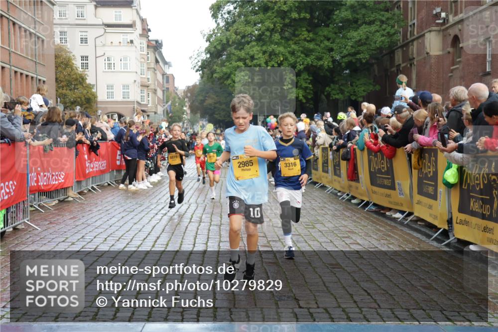 13.09.2026 - Kiel Lauf Yannick Fuchs http://msf.ph/oto/10279829 13.09.2026 08:52:58 Ziel 237, 1263, 2402, 2609, 5147, 5149, 5373, 5405, 6210, 6283, 6579, 7025, 7085, 7423, 7611, 10024, 10627, 10991, 11706, 12397, 12488, 1799, 2613, 3782, 4158, 4668, 5075, 5121, 5334, 6517, 7881, 7894, 8745, 10396, 10414, 10779, 11248, 12454, 12460, 2985, 3316, 3419, 4060, 4756, 5342, 5436, 6103, 8018, 8510, 8541, 8601, 8819, 10390, 1647, 1809, 3871, 6517, 6937, 9381, 10102, 11752 meine-sportfotos.de