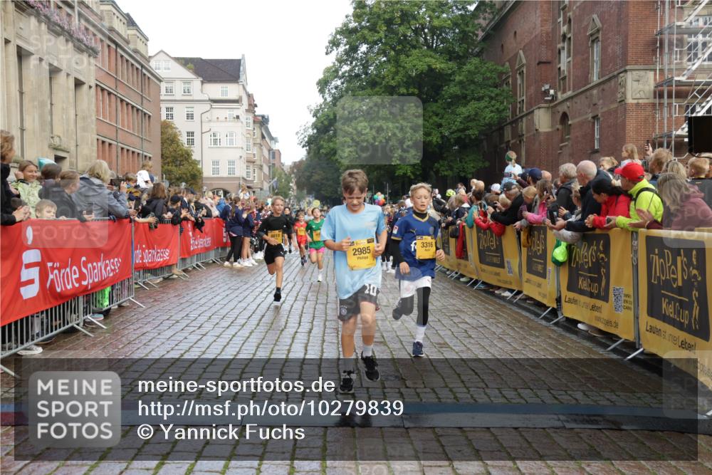 13.09.2026 - Kiel Lauf Yannick Fuchs http://msf.ph/oto/10279839 13.09.2026 08:52:59 Ziel 237, 1263, 2402, 2609, 5147, 5149, 5373, 5405, 6210, 6283, 6579, 7025, 7085, 7423, 7611, 8018, 8510, 10024, 10627, 10991, 11706, 12397, 12488, 1799, 2402, 2609, 2613, 3782, 4158, 4668, 5075, 5121, 5334, 6283, 6517, 7025, 7423, 7881, 7894, 8745, 10396, 10414, 10779, 11248, 12397, 12454, 12460, 1919, 2985, 3316, 3419, 4060, 4756, 5342, 5436, 6103, 7170, 8541, 8601, 8819, 10390, 1647, 1809, 6517, 6937, 9381, 11752 meine-sportfotos.de