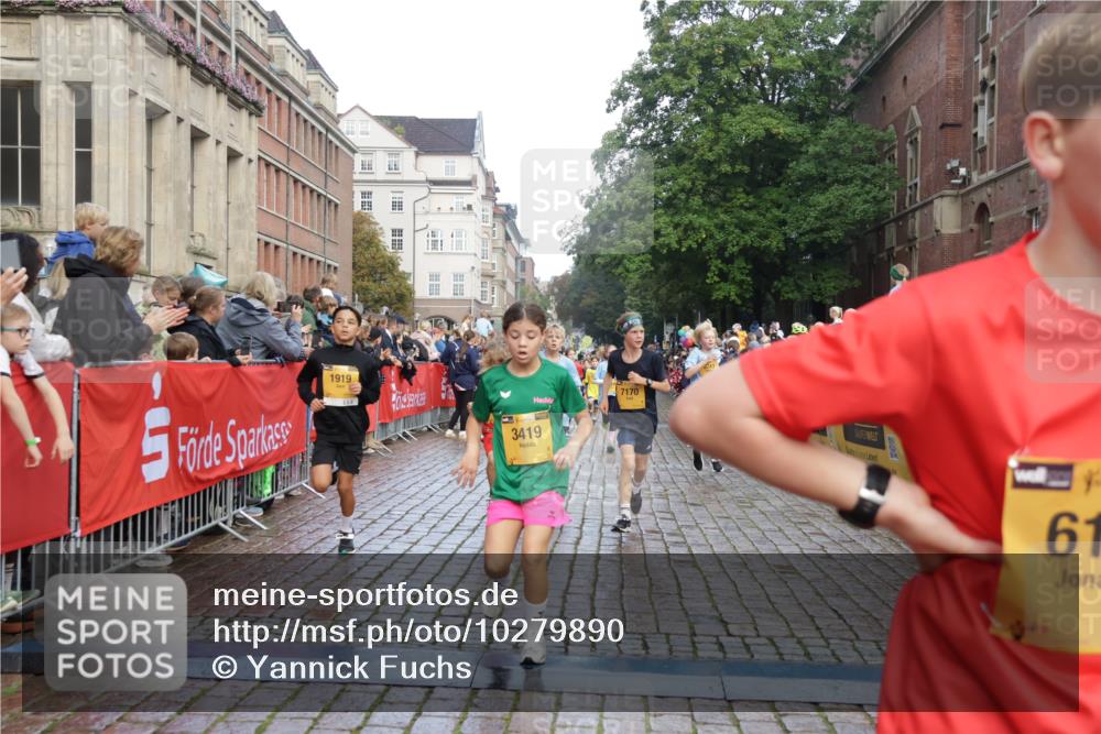 13.09.2026 - Kiel Lauf Yannick Fuchs http://msf.ph/oto/10279890 13.09.2026 08:53:02 Ziel 237, 1263, 4756, 5147, 5149, 5373, 6579, 7085, 7611, 8018, 8510, 10024, 10627, 10991, 11706, 12488, 1799, 2402, 2609, 2613, 3782, 4158, 4668, 5075, 5121, 5334, 5405, 6210, 6283, 7025, 7423, 7611, 7881, 7894, 8745, 10396, 10414, 10779, 10991, 11248, 12397, 12454, 12460, 1919, 2743, 2985, 3316, 3419, 4060, 5284, 5342, 5436, 6103, 7170, 7875, 8095, 8541, 8601, 8819, 10390, 12168, 1647, 1809, 3782, 6517, 7881, 9381 meine-sportfotos.de