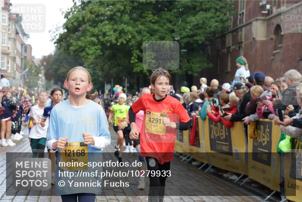 13.09.2026 - Kiel Lauf Yannick Fuchs http://msf.ph/oto/10279933 13.09.2026 08:53:06 Ziel 237, 1263, 4756, 5149, 5342, 5373, 6579, 7085, 8018, 8510, 8601, 10390, 10627, 11706, 237, 1799, 2402, 2609, 2613, 4158, 4668, 5075, 5121, 5147, 5149, 5334, 5405, 6210, 6283, 7025, 7423, 7611, 7894, 8745, 10024, 10396, 10414, 10779, 10991, 11248, 12397, 12454, 12460, 12488, 347, 1919, 2570, 2743, 2985, 3316, 3419, 4060, 4291, 5284, 5344, 5436, 6103, 6846, 7170, 7875, 8095, 8541, 8819, 8947, 9410, 11455, 12168, 3782, 5075, 6517, 7881 meine-sportfotos.de