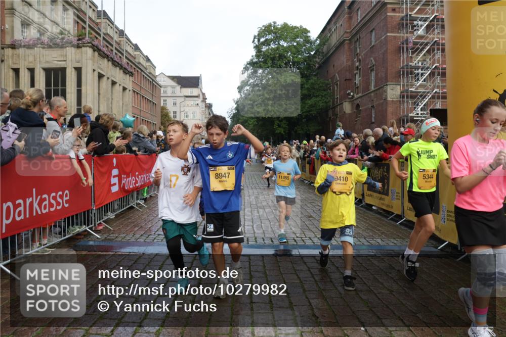 13.09.2026 - Kiel Lauf Yannick Fuchs http://msf.ph/oto/10279982 13.09.2026 08:53:09 Ziel 4060, 4756, 5342, 5373, 5436, 6579, 7085, 8018, 8510, 8601, 10390, 237, 1263, 1799, 2402, 2609, 2613, 4158, 4668, 5121, 5147, 5149, 5334, 5373, 5405, 6210, 6283, 7025, 7423, 7611, 7894, 8745, 10024, 10414, 10627, 10779, 10991, 11248, 11706, 12397, 12454, 12460, 12488, 347, 1919, 2570, 2614, 2743, 2985, 3210, 3316, 3328, 3419, 4291, 5284, 5344, 6103, 6846, 6894, 6979, 7170, 7635, 7875, 8095, 8541, 8819, 8947, 9410, 10122, 11455, 12168, 2613, 3782, 5075, 7881 meine-sportfotos.de