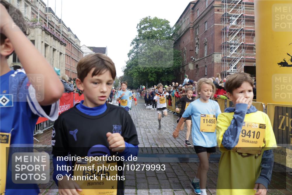 13.09.2026 - Kiel Lauf Yannick Fuchs http://msf.ph/oto/10279993 13.09.2026 08:53:10 Ziel 2985, 3316, 4060, 4756, 5342, 5436, 6579, 7085, 8018, 8510, 8601, 10390, 237, 1263, 1799, 2402, 2609, 2613, 4158, 4668, 5121, 5147, 5149, 5334, 5373, 5405, 6210, 6283, 7025, 7423, 7611, 7894, 8745, 10024, 10414, 10627, 10779, 10991, 11248, 11706, 12397, 12454, 12460, 12488, 347, 1159, 1919, 2570, 2614, 2743, 3210, 3328, 3419, 4291, 5284, 5344, 6103, 6846, 6894, 6979, 7170, 7240, 7635, 7875, 8095, 8541, 8819, 8857, 8947, 9410, 10122, 11455, 12168, 2613, 3782, 5075, 7881 meine-sportfotos.de