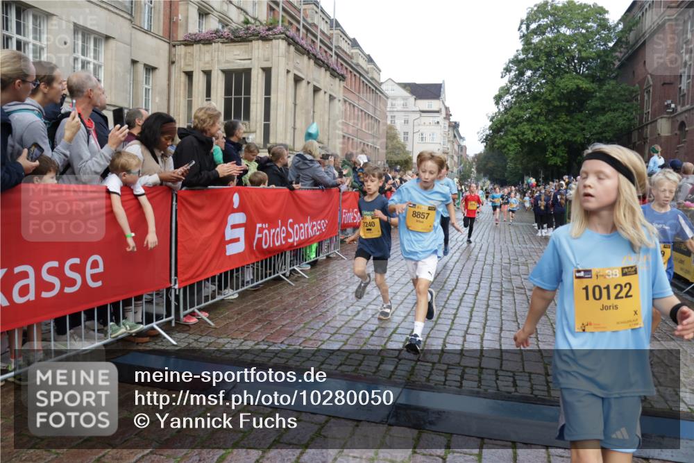 13.09.2026 - Kiel Lauf Yannick Fuchs http://msf.ph/oto/10280050 13.09.2026 08:53:14 Ziel 1919, 2985, 3316, 3419, 4060, 4756, 5342, 5436, 6103, 7170, 8018, 8510, 8541, 8601, 8819, 10390, 237, 1263, 1799, 2402, 2609, 4158, 4668, 5121, 5147, 5149, 5334, 5373, 5405, 6210, 6283, 6579, 7025, 7085, 7423, 7611, 7894, 8018, 8510, 8745, 10024, 10414, 10627, 10991, 11248, 11706, 12397, 12454, 12488, 347, 1159, 2016, 2570, 2614, 2743, 3210, 3328, 4291, 5177, 5284, 5344, 5455, 6846, 6894, 6979, 7240, 7635, 7875, 8095, 8857, 8947, 9410, 10122, 11455, 12168, 2613 meine-sportfotos.de