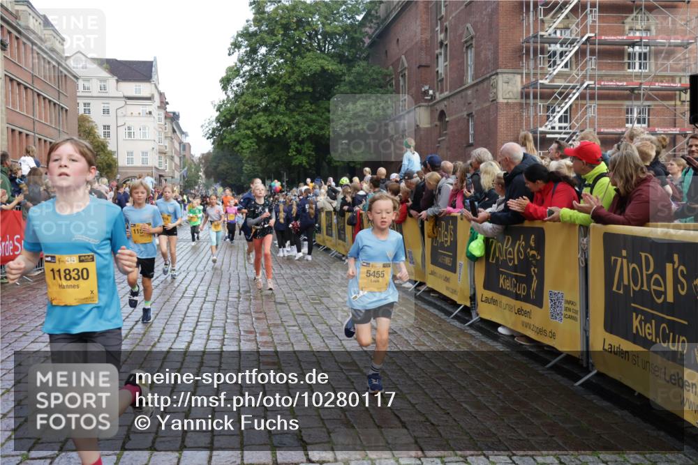 13.09.2026 - Kiel Lauf Yannick Fuchs http://msf.ph/oto/10280117 13.09.2026 08:53:18 Ziel 1919, 2743, 2985, 3316, 3419, 4060, 4291, 5284, 5342, 5436, 6103, 7170, 7875, 8095, 8541, 8601, 8819, 10390, 12168, 237, 1263, 2402, 2609, 4158, 4668, 4756, 5147, 5149, 5334, 5342, 5373, 5405, 6210, 6283, 6579, 7025, 7085, 7423, 7611, 8018, 8510, 8601, 10024, 10414, 10627, 10991, 11248, 11706, 12397, 12454, 12488, 347, 888, 1159, 2016, 2570, 2614, 3210, 3328, 5177, 5344, 5455, 6004, 6846, 6894, 6979, 7240, 7635, 8525, 8857, 8947, 9410, 10122, 11455, 2613 meine-sportfotos.de