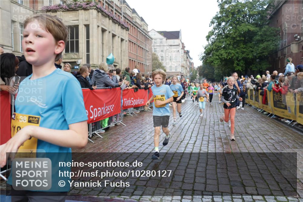 13.09.2026 - Kiel Lauf Yannick Fuchs http://msf.ph/oto/10280127 13.09.2026 08:53:19 Ziel 347, 1919, 2570, 2743, 2985, 3316, 3419, 4060, 4291, 5284, 5436, 6103, 7170, 7875, 8095, 8541, 8819, 8947, 10390, 12168, 237, 1263, 2402, 2609, 4158, 4668, 4756, 5147, 5149, 5342, 5373, 5405, 6210, 6283, 6579, 7025, 7085, 7423, 7611, 8018, 8510, 8601, 10024, 10414, 10627, 10991, 11248, 11706, 12397, 12454, 12488, 888, 1159, 2016, 2614, 3210, 3328, 5177, 5344, 5455, 6004, 6846, 6894, 6979, 7240, 7635, 8525, 8857, 9410, 9816, 10122, 11455, 2613 meine-sportfotos.de