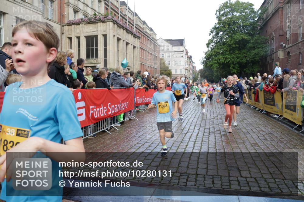 13.09.2026 - Kiel Lauf Yannick Fuchs http://msf.ph/oto/10280131 13.09.2026 08:53:19 Ziel 347, 1919, 2570, 2743, 2985, 3316, 3419, 4060, 4291, 5284, 5436, 6103, 7170, 7875, 8095, 8541, 8819, 8947, 10390, 12168, 237, 1263, 2402, 2609, 4158, 4668, 4756, 5147, 5149, 5342, 5373, 5405, 6210, 6283, 6579, 7025, 7085, 7423, 7611, 8018, 8510, 8601, 10024, 10414, 10627, 10991, 11248, 11706, 12397, 12454, 12488, 888, 1159, 2016, 2614, 3210, 3328, 5177, 5344, 5455, 6004, 6846, 6894, 6979, 7240, 7635, 8525, 8857, 9410, 9816, 10122, 11455, 2613 meine-sportfotos.de