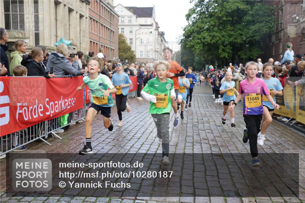 13.09.2026 - Kiel Lauf Yannick Fuchs http://msf.ph/oto/10280187 13.09.2026 08:53:23 Ziel 347, 1919, 2570, 2614, 2743, 2985, 3210, 3316, 3328, 3419, 4291, 5284, 5344, 6103, 6846, 6894, 6979, 7170, 7635, 7875, 8095, 8541, 8819, 8947, 9410, 11455, 12168, 237, 1263, 2402, 2609, 4060, 4756, 5147, 5149, 5342, 5373, 5405, 5436, 6210, 6283, 6579, 7025, 7085, 7423, 7611, 8018, 8510, 8601, 10024, 10390, 10627, 10991, 11706, 12397, 12488, 888, 1149, 1159, 1332, 2016, 5120, 5177, 5455, 6004, 6702, 7240, 8024, 8525, 8671, 8857, 8968, 9816, 10122, 10997, 5405, 6210 meine-sportfotos.de