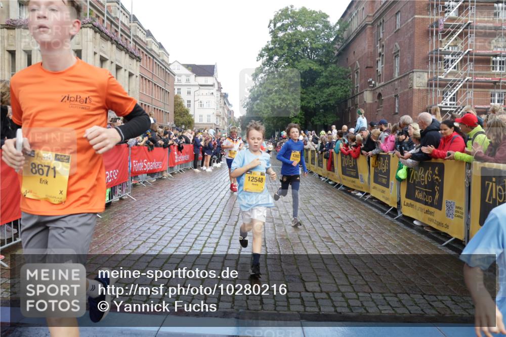 13.09.2026 - Kiel Lauf Yannick Fuchs http://msf.ph/oto/10280216 13.09.2026 08:53:25 Ziel 347, 1159, 1919, 2570, 2614, 2743, 2985, 3210, 3316, 3328, 3419, 4291, 5284, 5344, 6103, 6846, 6894, 6979, 7170, 7240, 7635, 7875, 8095, 8541, 8819, 8857, 8947, 9410, 10122, 11185, 11455, 12168, 237, 1263, 2985, 3316, 4060, 4756, 5147, 5149, 5342, 5373, 5405, 5436, 6210, 6579, 7085, 7611, 8018, 8510, 8601, 10024, 10390, 10627, 10991, 11706, 12488, 888, 1149, 1332, 2016, 2447, 5120, 5177, 5455, 6004, 6702, 8024, 8525, 8671, 8968, 9816, 10997, 5147, 5405, 6210, 12488 meine-sportfotos.de