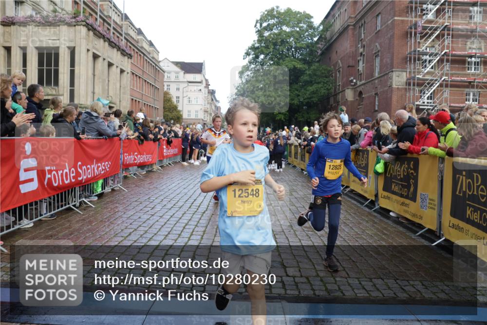 13.09.2026 - Kiel Lauf Yannick Fuchs http://msf.ph/oto/10280230 13.09.2026 08:53:25 Ziel 347, 1159, 1919, 2570, 2614, 2743, 2985, 3210, 3316, 3328, 3419, 4291, 5284, 5344, 6103, 6846, 6894, 6979, 7170, 7240, 7635, 7875, 8095, 8541, 8819, 8857, 8947, 9410, 10122, 11185, 11455, 12168, 237, 1263, 2985, 3316, 4060, 4756, 5147, 5149, 5342, 5373, 5405, 5436, 6210, 6579, 7085, 7611, 8018, 8510, 8601, 10024, 10390, 10627, 10991, 11706, 12488, 888, 1149, 1332, 2016, 2447, 5120, 5177, 5455, 6004, 6702, 8024, 8525, 8671, 8968, 9816, 10997, 5147, 5405, 6210, 12488 meine-sportfotos.de