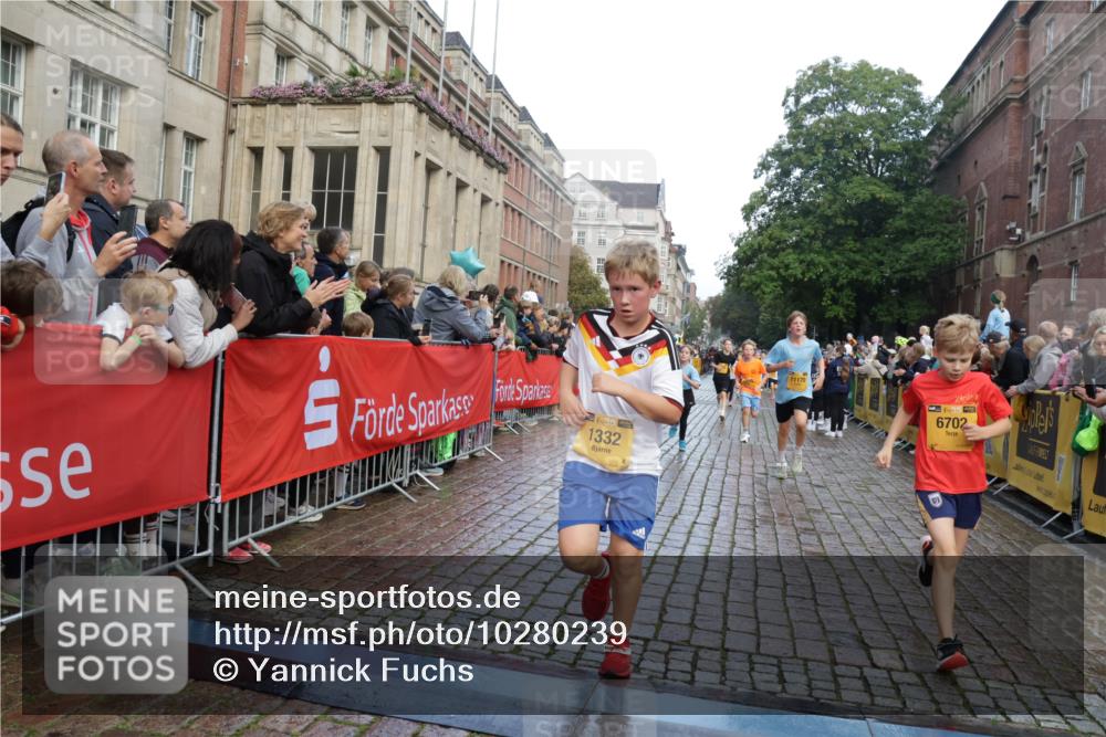 13.09.2026 - Kiel Lauf Yannick Fuchs http://msf.ph/oto/10280239 13.09.2026 08:53:27 Ziel 347, 1159, 1919, 2570, 2614, 2743, 3210, 3328, 3419, 4291, 5177, 5284, 5344, 6846, 6894, 6979, 7170, 7240, 7635, 7875, 8095, 8541, 8857, 8947, 9410, 10122, 11185, 11455, 12168, 237, 1263, 2985, 3316, 4060, 4756, 5147, 5149, 5342, 5373, 5436, 6103, 6579, 7085, 7611, 8018, 8510, 8541, 8601, 8819, 10024, 10390, 10627, 10991, 11706, 12488, 888, 1149, 1332, 2016, 2447, 3234, 5120, 5455, 6004, 6702, 8024, 8525, 8671, 8968, 9816, 10997, 5147, 5405, 6210, 10024, 12488 meine-sportfotos.de