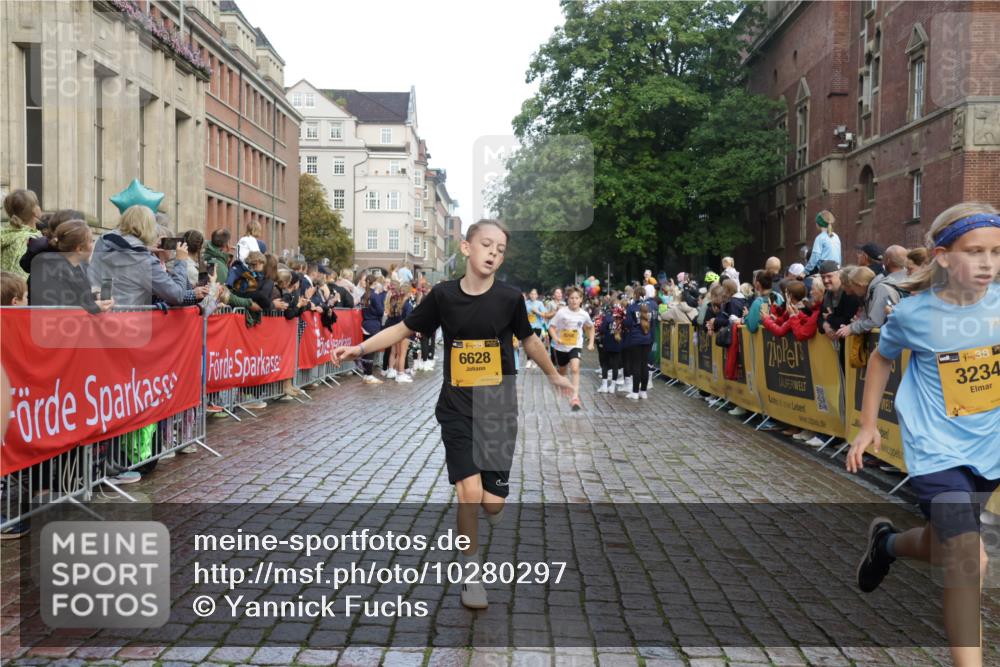 13.09.2026 - Kiel Lauf Yannick Fuchs http://msf.ph/oto/10280297 13.09.2026 08:53:31 Ziel 347, 1159, 2016, 2570, 2614, 2743, 3210, 3328, 4291, 5177, 5284, 5344, 5455, 6846, 6894, 6979, 7240, 7635, 8857, 8947, 9410, 10122, 11185, 11455, 11830, 12168, 237, 1263, 1919, 2743, 2985, 3316, 3419, 4060, 4756, 5149, 5342, 5373, 5436, 6103, 6579, 7085, 7170, 7875, 8018, 8095, 8510, 8541, 8601, 8819, 10390, 10627, 11706, 888, 1149, 1332, 2447, 3234, 4607, 5120, 6004, 6267, 6628, 6702, 8024, 8525, 8671, 8968, 9816, 10997, 5147, 5405, 6210, 10024, 12488 meine-sportfotos.de