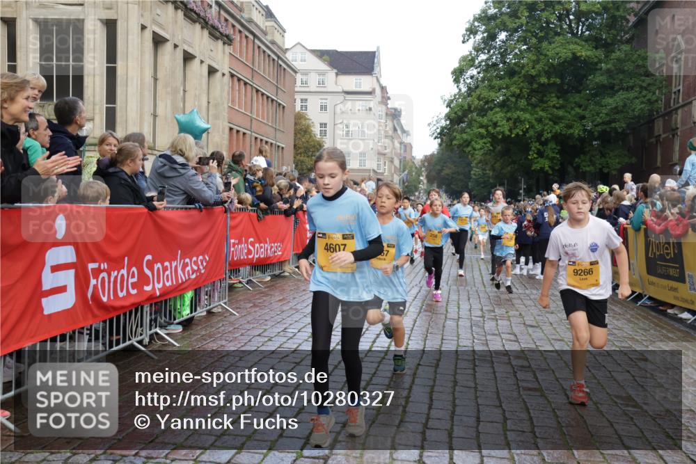 13.09.2026 - Kiel Lauf Yannick Fuchs http://msf.ph/oto/10280327 13.09.2026 08:53:33 Ziel 347, 888, 1159, 2016, 2570, 2614, 3210, 3328, 4291, 5177, 5344, 5455, 6004, 6846, 6894, 6979, 7240, 7635, 8525, 8857, 8947, 9410, 10122, 11185, 11455, 11830, 1263, 1919, 2743, 2985, 3316, 3419, 4060, 4291, 4756, 5284, 5342, 5373, 5436, 6103, 6579, 7085, 7170, 7875, 8018, 8095, 8510, 8541, 8601, 8819, 10390, 12168, 258, 262, 1149, 1332, 2447, 3234, 4607, 4791, 5120, 6267, 6628, 6702, 8024, 8671, 8968, 9816, 10997, 5147, 6210, 10024, 12488 meine-sportfotos.de