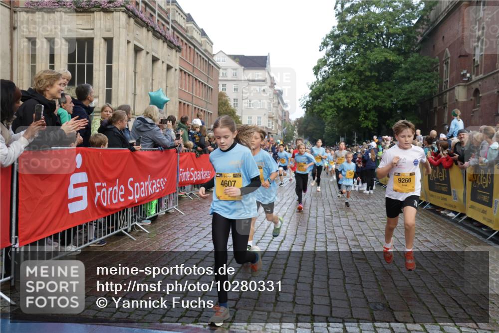 13.09.2026 - Kiel Lauf Yannick Fuchs http://msf.ph/oto/10280331 13.09.2026 08:53:33 Ziel 347, 888, 1159, 2016, 2570, 2614, 3210, 3328, 4291, 5177, 5344, 5455, 6004, 6846, 6894, 6979, 7240, 7635, 8525, 8857, 8947, 9410, 10122, 11185, 11455, 11830, 1263, 1919, 2743, 2985, 3316, 3419, 4060, 4291, 4756, 5284, 5342, 5373, 5436, 6103, 6579, 7085, 7170, 7875, 8018, 8095, 8510, 8541, 8601, 8819, 10390, 12168, 258, 262, 1149, 1332, 2447, 3234, 4607, 4791, 5120, 6267, 6628, 6702, 8024, 8671, 8968, 9816, 10997, 5147, 6210, 10024, 12488 meine-sportfotos.de